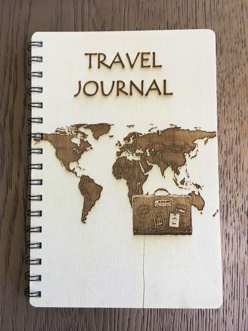 houten notitieboekje wereldkaart