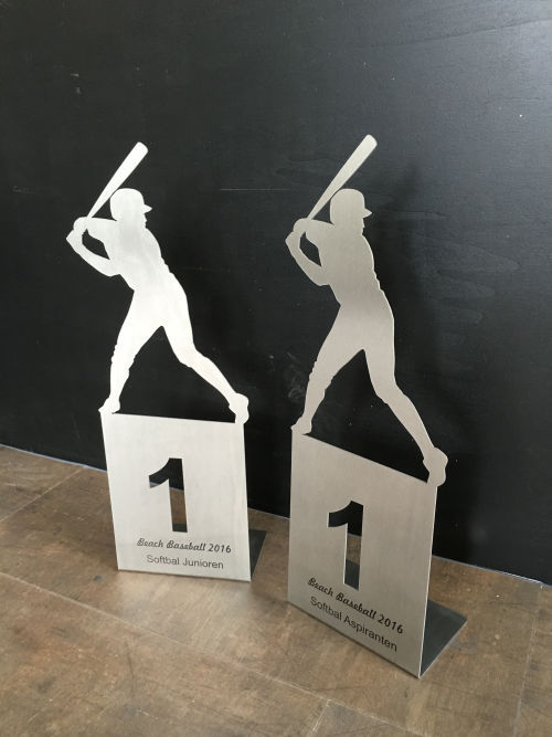 RVS trofee voor Beach Baseball